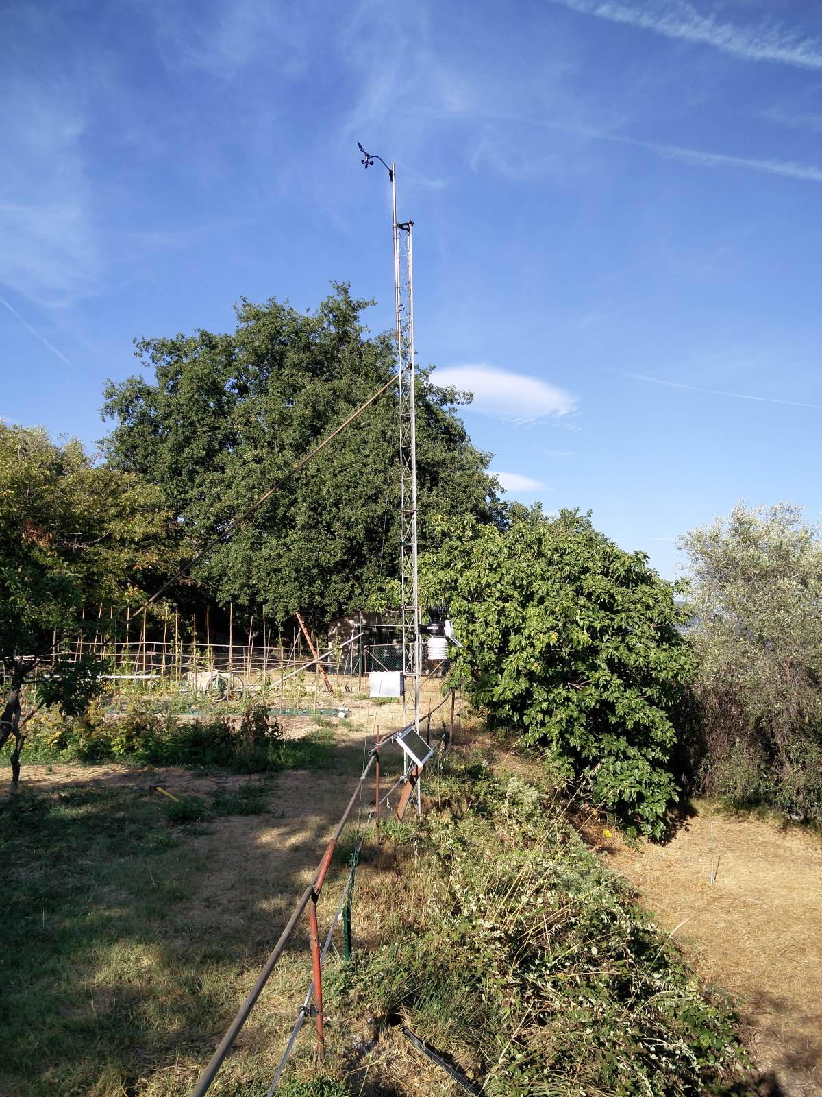 Ancien mât de la station météo