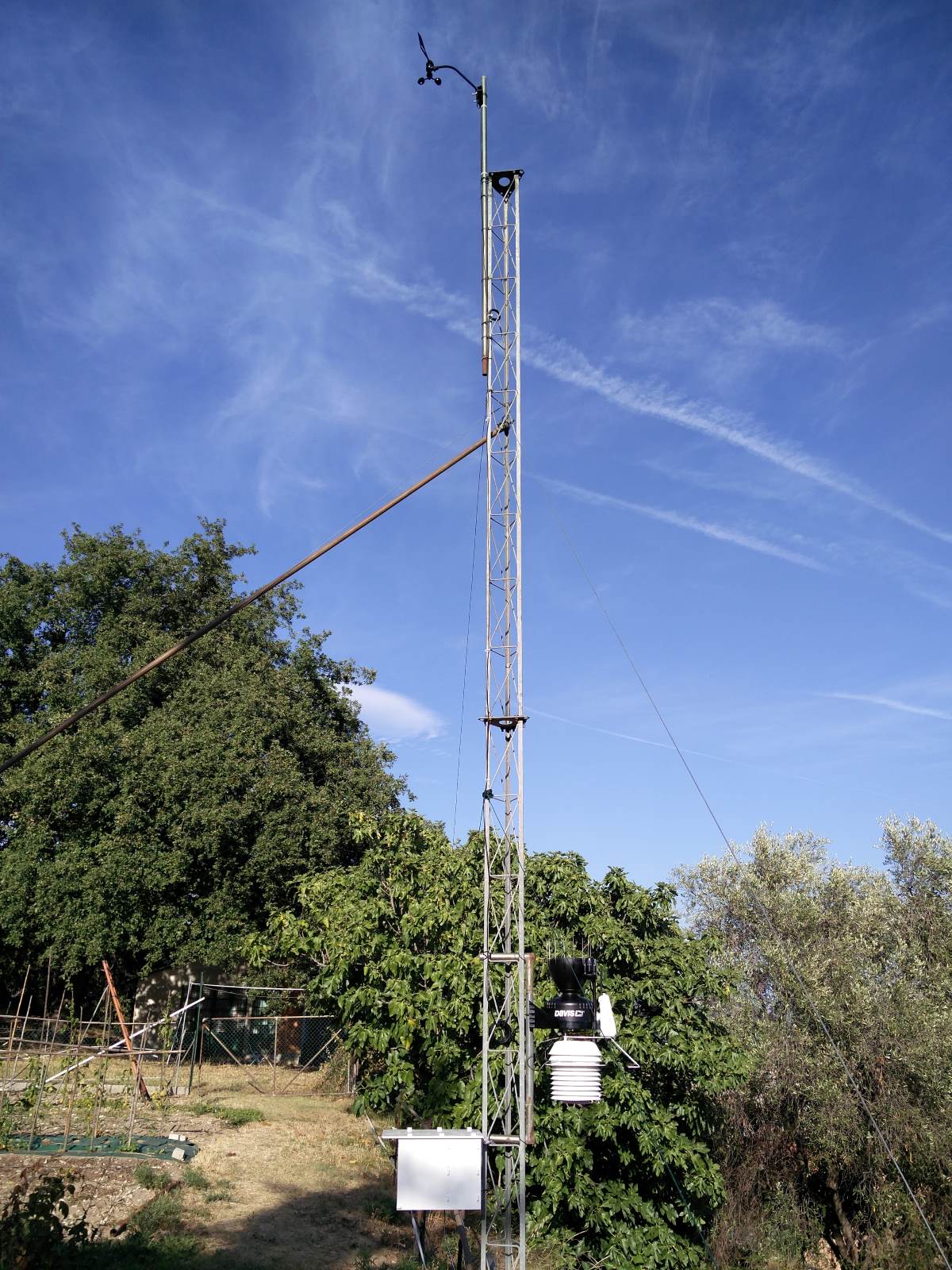 Ancien mât de la station météo